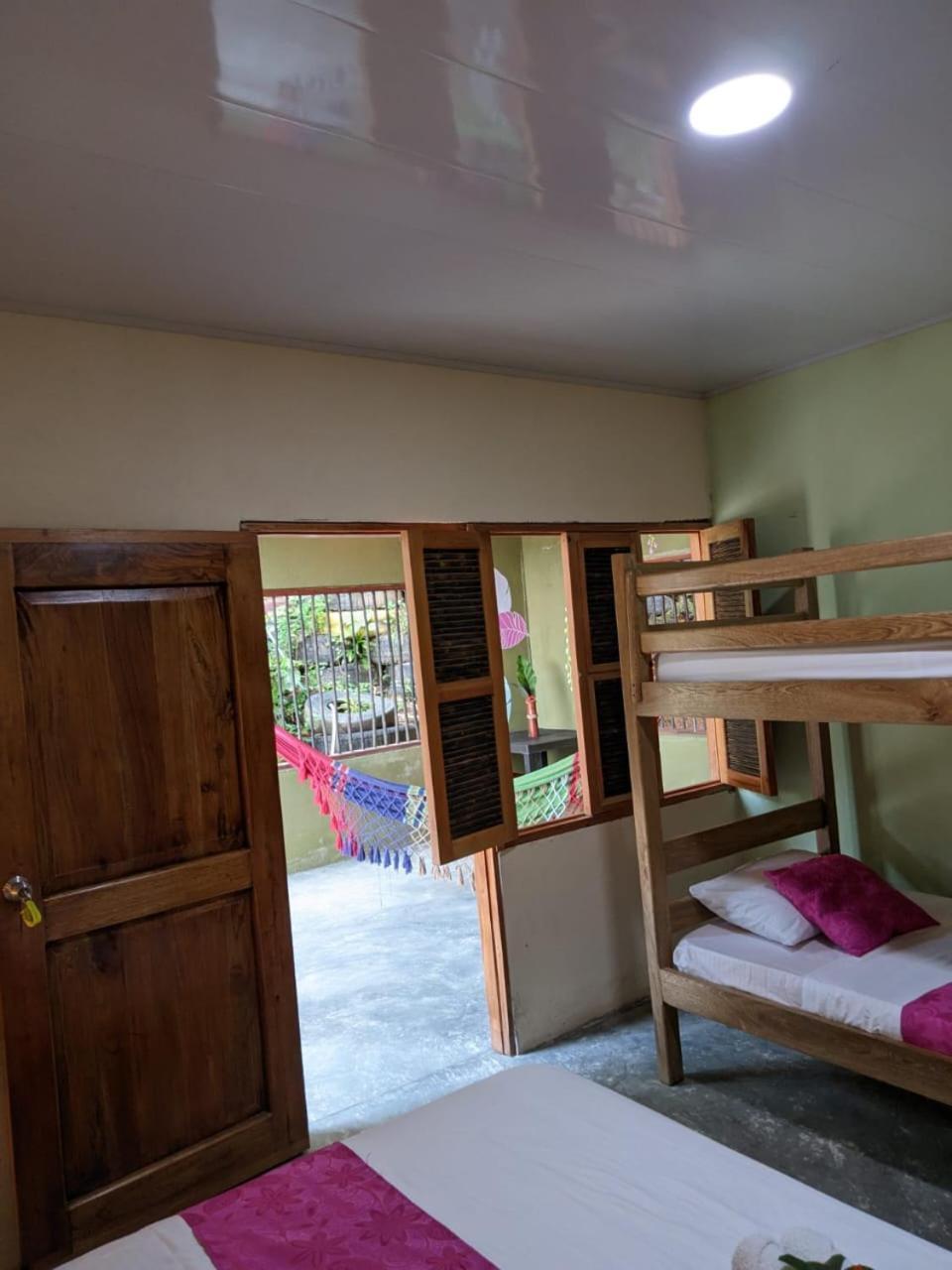 Sierra Kay Hostel Guachaca Extérieur photo